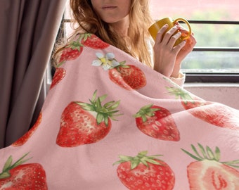 Cottagecore Strawberry Fleece Blanket Mothers Day Gift, Soft Fluffy Pink Blanket Kids Strawberries Blanket Wall Art Tapestry Dorm Bedding