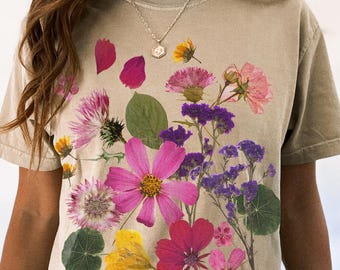 Pressed Flowers Comfort Colors Tee – Vintage Floral Cottagecore Garden Shirt
