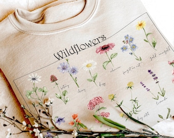 Wildflowers Sweatshirt, Cottagecore Sweatshirt, Vintage Floral Crewneck Sweatshirt, Botanical Flower Sweatshirt, Oversized Boho Sweatshirt