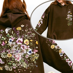 Vintage Pressed Flowers Hooded Sweatshirt, Boho Cottagecore Pastel Botanical Floral Pullover Fairycore Oversized Wildflowers Crewneck Hoodie