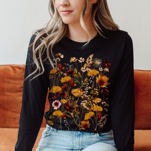 Autumn Pressed Flowers Long Sleeve Shirt Vintage Floral T-Shirt Fall Dried Flowers Cottagecore Aesthetic Tee Botanical Forest Garden TShirt