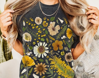 Pressed Flowers Comfort Colors Tshirt Boho Wildflowers Cottagecore Shirt Oversized Daisy Botanical Tee Floral Nature Shirt Garden Lover Gift