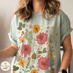 Vintage Pressed Flowers Comfort Colors Tshirt Boho Wildflowers ...
