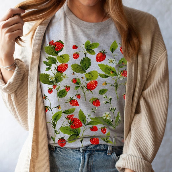 Vintage Strawberry Shirt, Cottagecore Tshirt, Retro Farmers Market Graphic Tee, Trendy Boho Tee , Forestcore Nature T-Shirt, Botanical Shirt