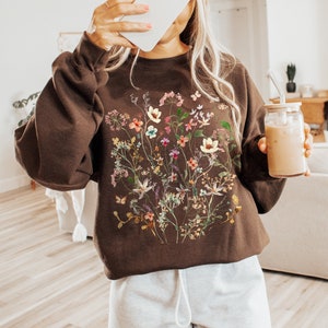 Vintage geperst bloemen sweatshirt, Boho Cottagecore ronde hals, pastel botanische bloementrui, Fairycore oversized wilde bloemen sweatshirt