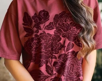 Koszulka z motywem kwiatów w stylu vintage linoryt: Comfort Colors Peonies & Ranunculus