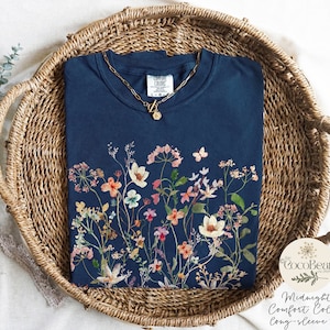 Gepresste Blumen Langarm-Shirt Komfort Farben Tshirt Wildblumen Cottagecore Botanische T-Shirt Pastell Floral Shirt Natur-Liebhaber-Garten Top Midnight