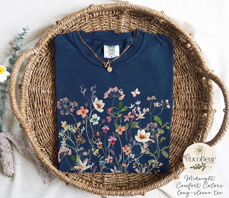 Gepresste Blumen Langarm-Shirt Komfort Farben Tshirt Wildblumen Cottagecore Botanische T-Shirt Pastell Floral Shirt Natur-Liebhaber-Garten Top Midnight