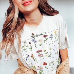 Boho Wildflower Shirt, Vintage Wildflowers Shirt, Trendy Women's Botanical Flower Tee Shirt, Cottagecore Clothing, Pastel Botanical T-shirt