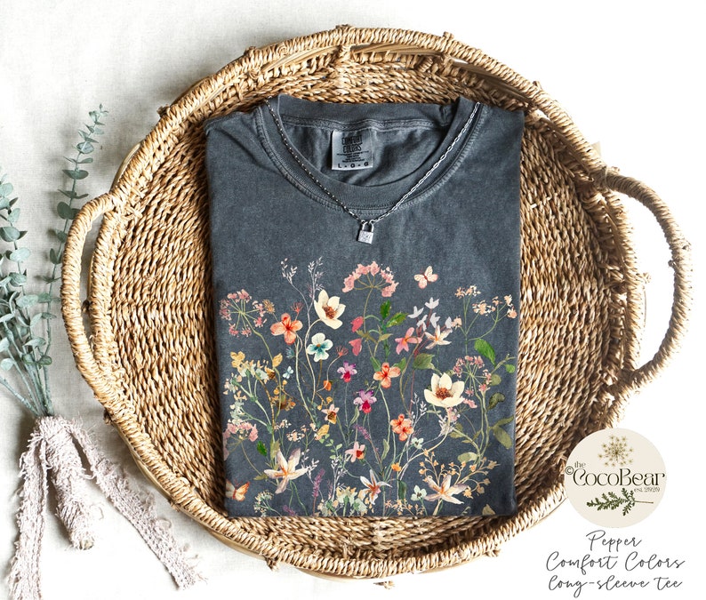 Gepresste Blumen Langarm-Shirt Komfort Farben Tshirt Wildblumen Cottagecore Botanische T-Shirt Pastell Floral Shirt Natur-Liebhaber-Garten Top Pepper