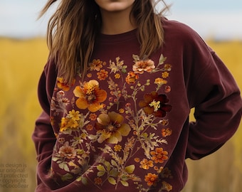 Vintage Pressed Flowers Sweatshirt Cottagecore Autumn Floral Sweater Fall Botanical Crewneck Nature Pullover Flower Lover Thanksgiving Shirt