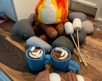 Felt campfire with accessories