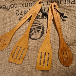 Set of 2 wooden spoons & pan turners made of cherry wood in a set - individual cooking spoons made of cherry wood - unique pieces - gift customizable