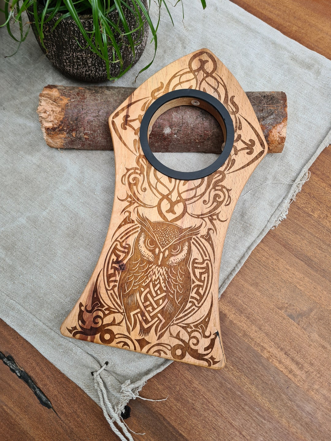 Mittelalterlicher Wikinger-Trinkhornständer Aus Handgeschmiedetem Eisen – Rustikaler Halter Für Trinkhörner Mittelalterlicher Wikinger-Trinkhornständer Aus Handgeschmiedetem Eisen – Rustikaler Halter Für Trinkhörner