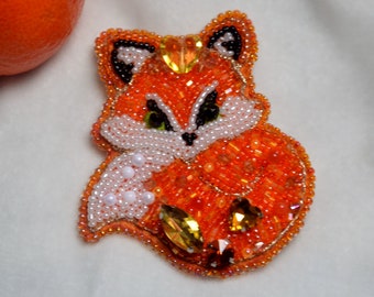 Red fox brooch