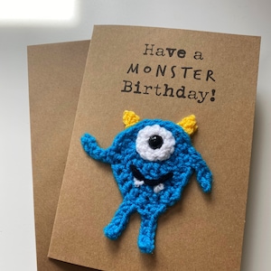 Tarjeta de cumpleaños - Tarjeta de crochet - Tarjeta Kraft - Monstruo adorable - ¡Feliz cumpleaños! - Cumpleaños infantil - Personalizada