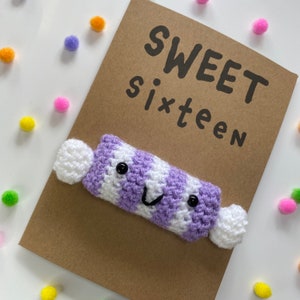 Tarjeta de cumpleaños número 16 - Tarjeta de crochet - Kraft - Dulces piruletas - Morado - DULCES dieciséis - 16 años - Decimosexto cumpleaños