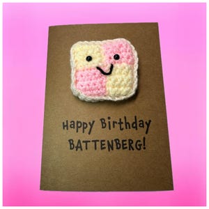 Tarjeta de cumpleaños - Tarjeta de crochet - Tarjeta Kraft - ¡Feliz cumpleaños, mi pequeño Battenberg! - Amigos - Divertido y novedoso pastel dulce personalizado