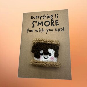 Carte d'anniversaire pour la fête des pères - Crochet - Kraft - Everything Is S'more Fun With You Dad - S'mores Smores - Daddy Papa Grandad Grandpa