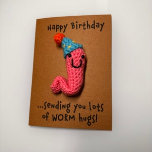 Tarjeta de cumpleaños - Tarjeta de crochet - Tarjeta Kraft - Gusano - Feliz cumpleaños Enviando abrazos de gusano - Lindo Novedad Divertido - Amigo Familia Niños