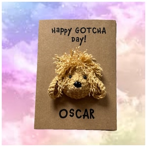 Biglietto d'auguri per cani - Biglietto all'uncinetto - Biglietto Kraft - Cane Cavapoo Cavachon Cockerpoo Barboncino Bichon Doodle Poochon - Buon giorno del Gotcha - Nome personalizzato
