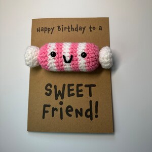Tarjeta de cumpleaños - Tarjeta de crochet - Kraft - Dulces piruletas de caramelo - Rosa - Feliz cumpleaños a una dulce amiga, hermana, tía, sobrina, hija