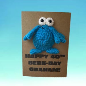 Tarjeta de cumpleaños - Tarjeta de crochet - Tarjeta Kraft - Berk - ¡Feliz Berkday para ti! - Trapdoor - Televisión infantil retro de los 80 - Nombre personalizado Edad - Novedad
