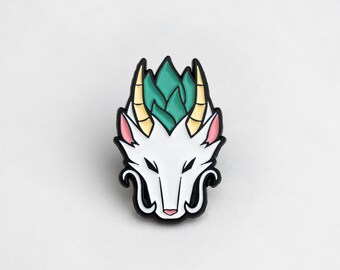 Pin de esmalte suave de dragón y lobo: arte anime kawaii