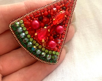 Juicy Watermelon Delight, Handcrafted Beaded Embroidered Watermelon Brooch, Whimsical Watermelon Style, Colorful Beaded Embroidered
