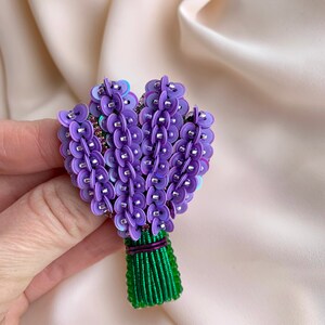 Embroidered boutonniere beaded brooch with a bunch of lavender, best selling items handmade, brooch bouquet,girlfriend gift, wedding bouquet