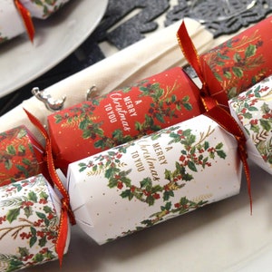 8 Traditional Luxury Christmas Crackers Red And White Wreath Floral Xmas Dinner Lunch Table Decoration