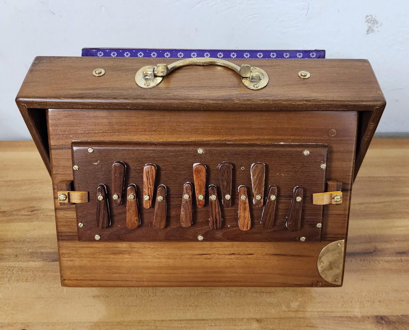 シュルティボックス ミドルオクターブ 432Hz調律済 インド直送品(新品) 432 Hz Shruti Box - Etsy