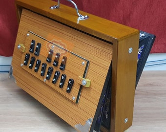 Shriji Shruti Box 15x10x3 pollici Legno di teak e compensato 440Hz e 432Hz Sur Pete con borsa Strumento musicale con e SENZA PEDALE "Made in India"