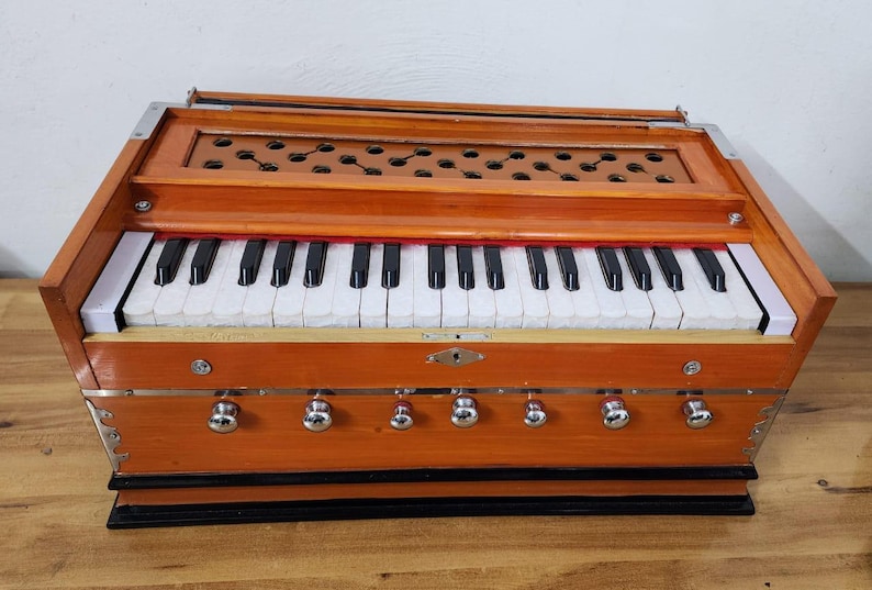 Shriji Harmonium: 39 Key, 7 Stopper, Long Sustain Sound - Made in India ...