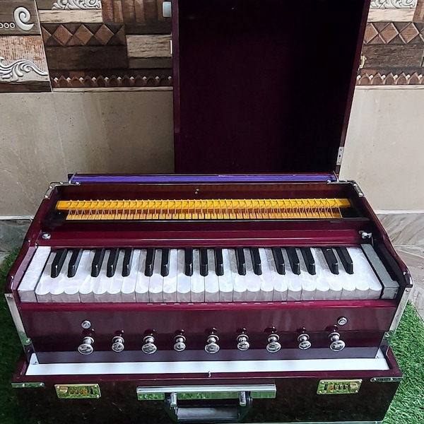 Professional 3.5 Octave Folding Harmonium – 9 Stopper with Coupler and Bag