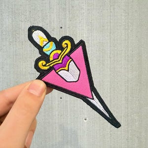 Queer dagger