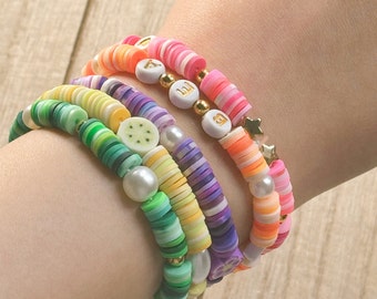 Pile de bracelets arc-en-ciel de perles d'argile personnalisés faits main | Enfants | Adolescents |