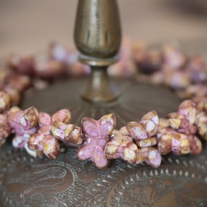 Perline a farfalla in vetro rosa maculato e iridescente/1,8x1,2 cm/vetro boho