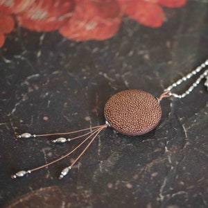 Long necklace necklace in brown shagreen leather and stainless steel