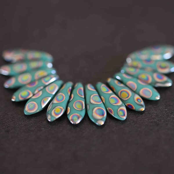 Perles  dagues en verre tchèque  turquoise à pois 16x5x3mm-5pcs
