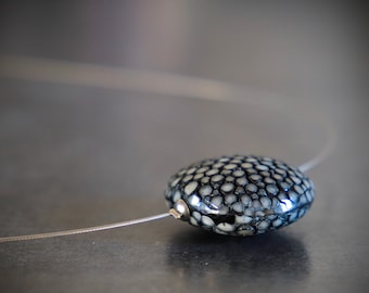 Gargantilla cuero raya negra/cable acero/acero inoxidable plata