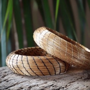 Vegetable gold bangle bracelet /Capim Dourado