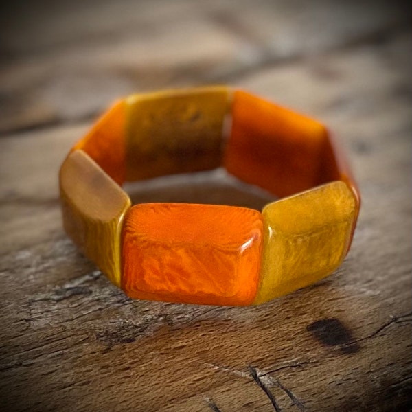 Bracelet élastique ivoire végétal orangé /tagua