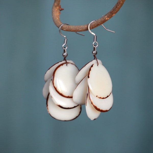 Earrings 5 petals Tagua natural color / stainless steel hook clasp / Vegetal ivory