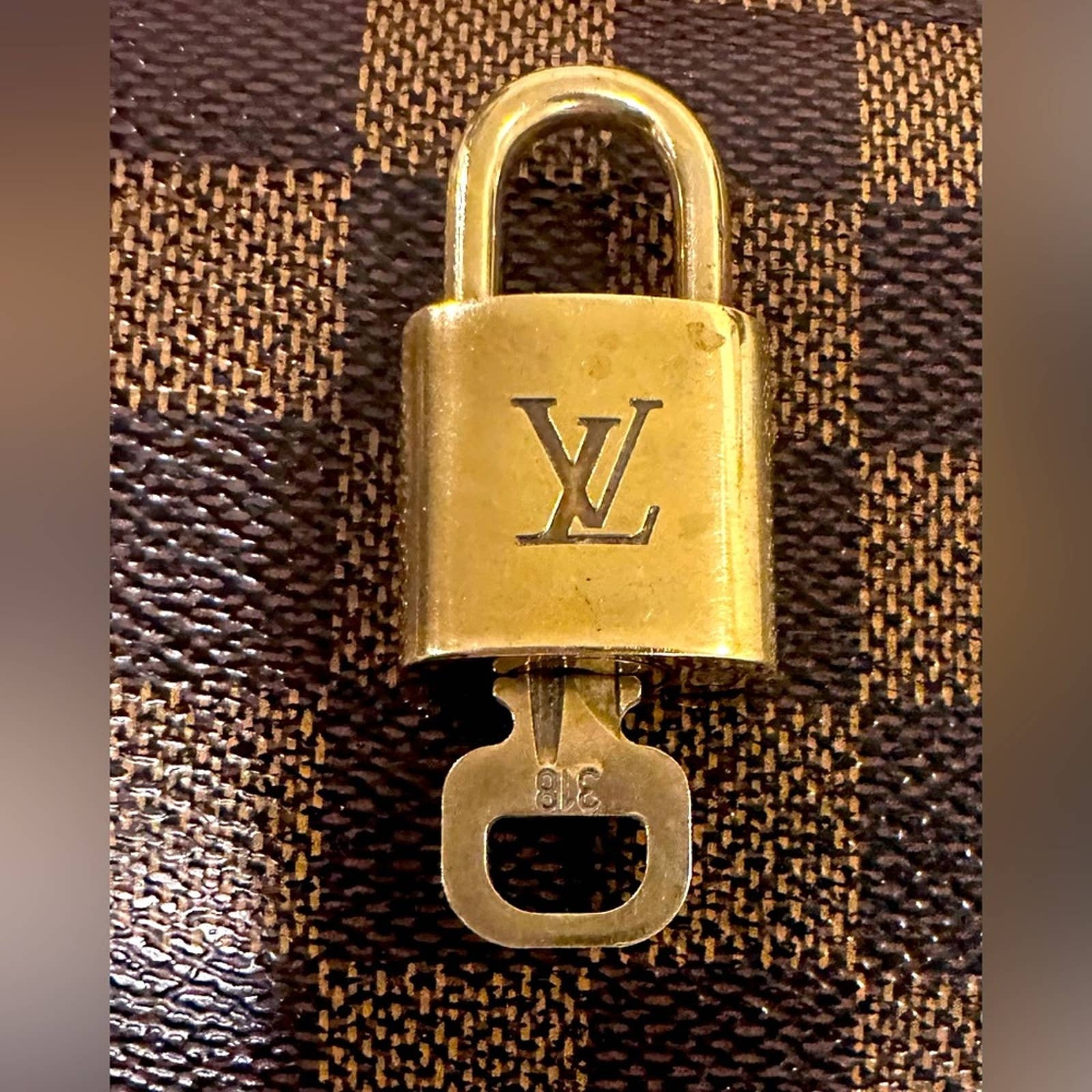 Louis Vuitton Vintage Louis Vuitton 318 Lock Padlock #188