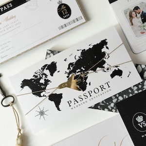 Dossier noir de faire-part de mariage passeport - faire-part passeport dans une poche + étiquette d'avion miroir dorée et carte d'embarquement à paillettes dorées, mariage à l'étranger