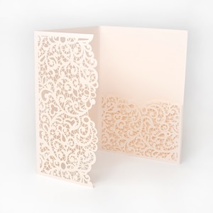 Lasergesneden uitnodigingshoezen perzikkleurige pocketfold uitnodigingen DIY-uitnodigingen bruiloft verjaardag doopkaarten 3-voudige zak + envelop