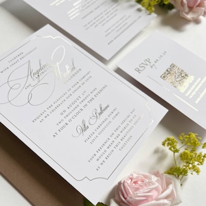 Met goudfolie bedrukte uitnodigingen 5 x 7 met RSVP en details - luxe verijdelde bruiloftsbriefpapier, invoeging aangepaste uitnodiging