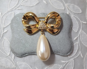 Brosche - Elizabeth Taylor White Diamonds Pearl Drop Bow Brosche