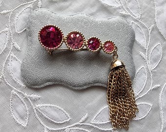 Spilla - Spilla Sarah Coventry con cristalli rosa e nappa